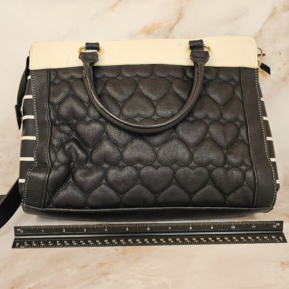 Betsey Johnson Black and White Quilted Hearts Shoulder Bag - Picture 3 of 8